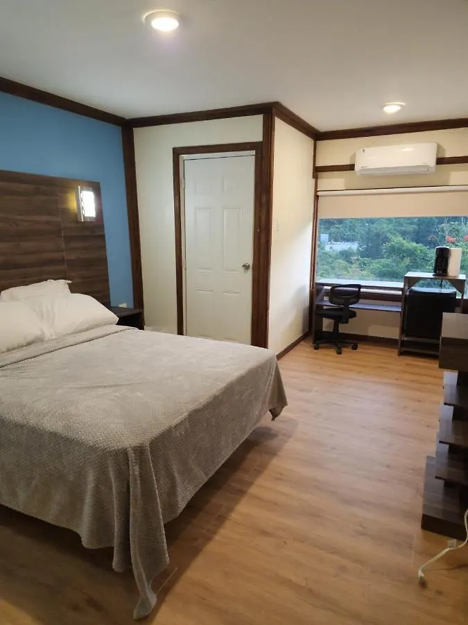 Pit Stop Hostel Aguada Puerto Rico