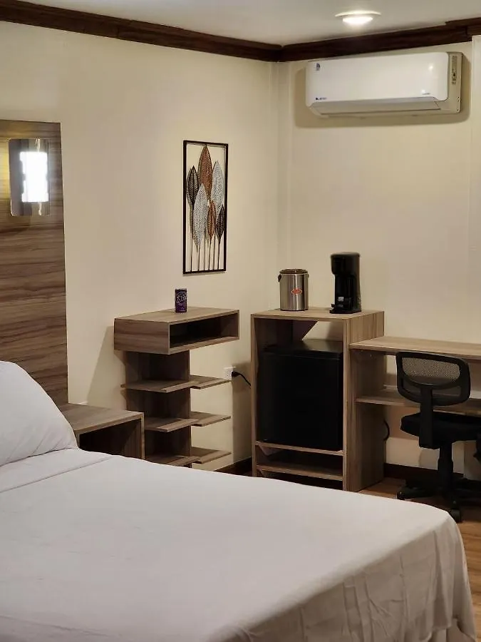 Inn Pit Stop Hostel Aguada